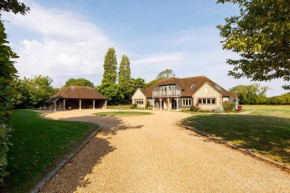 Secluded barn style home with hot tub - sleeps 12